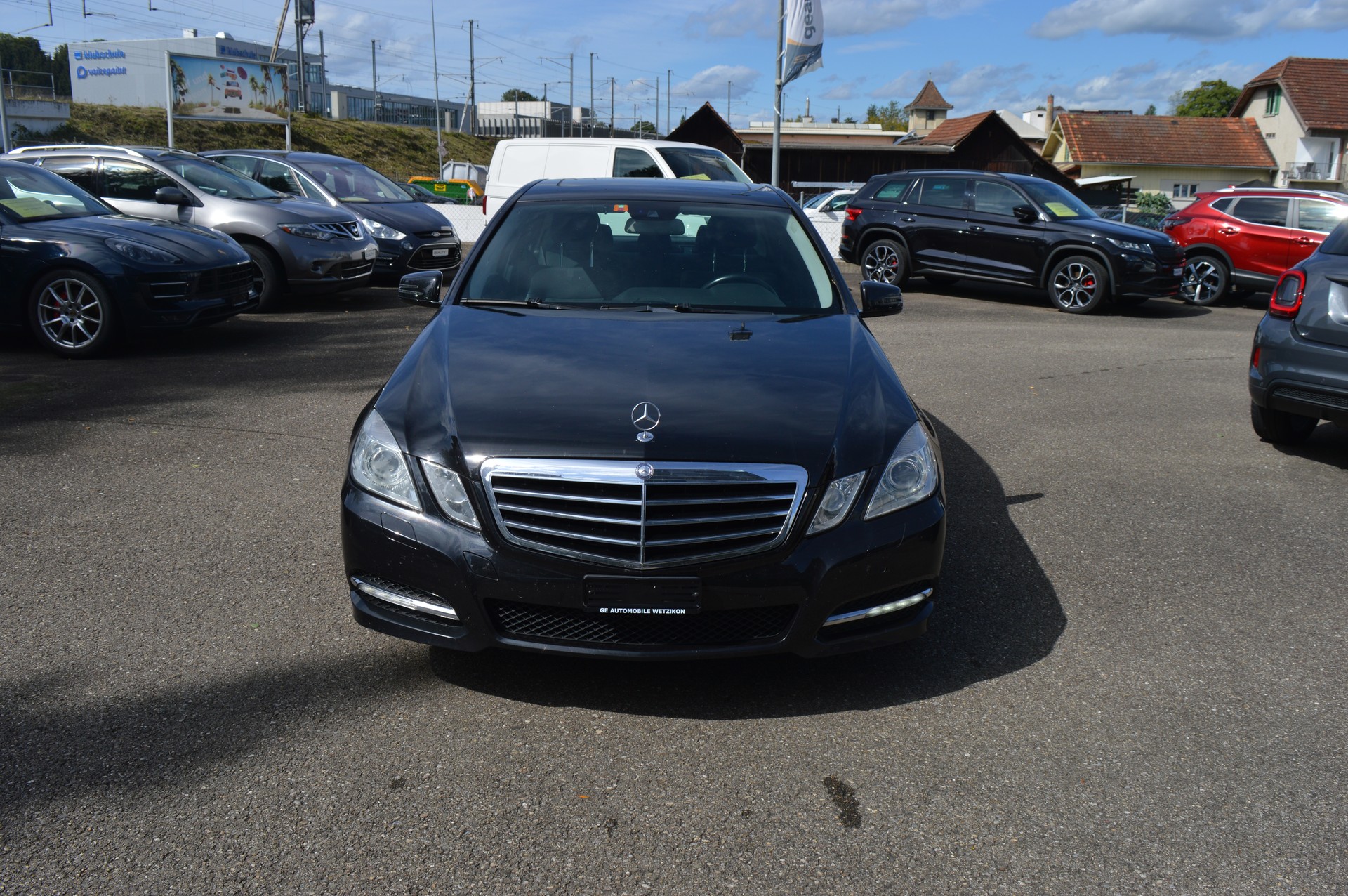MERCEDES-BENZ E 350 Avantgarde 4Matic 7G-Tronic-showroom-element-1