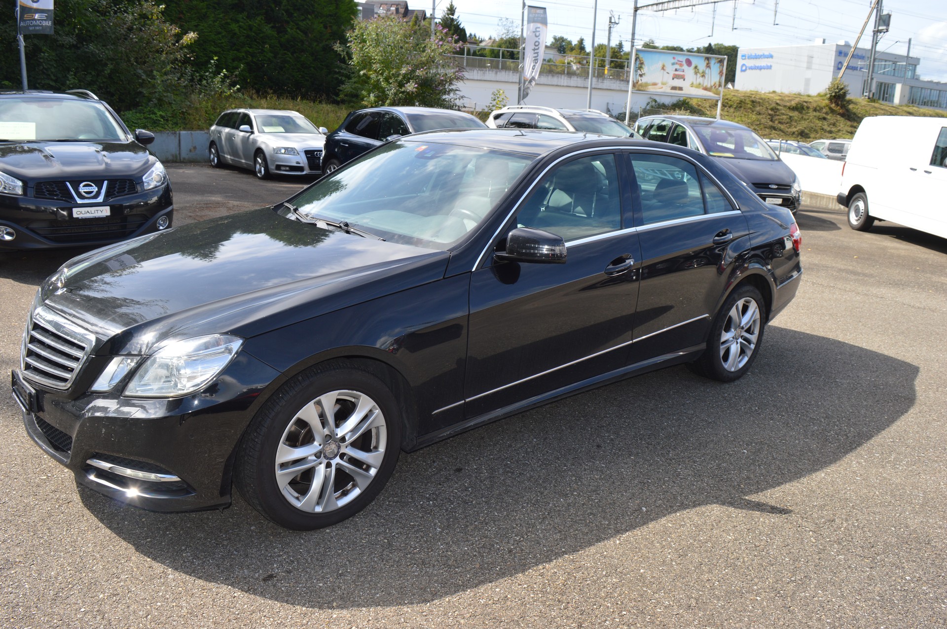 MERCEDES-BENZ E 350 Avantgarde 4Matic 7G-Tronic-image-4