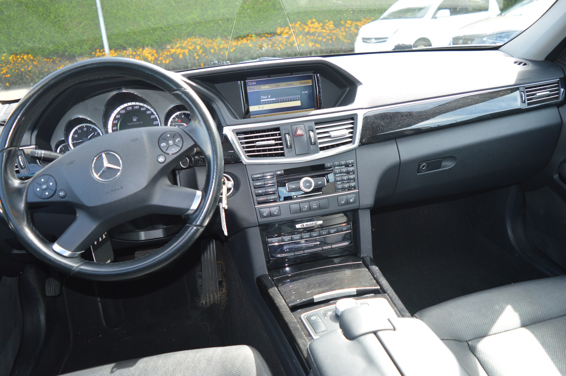 MERCEDES-BENZ E 350 Avantgarde 4Matic 7G-Tronic-image-16