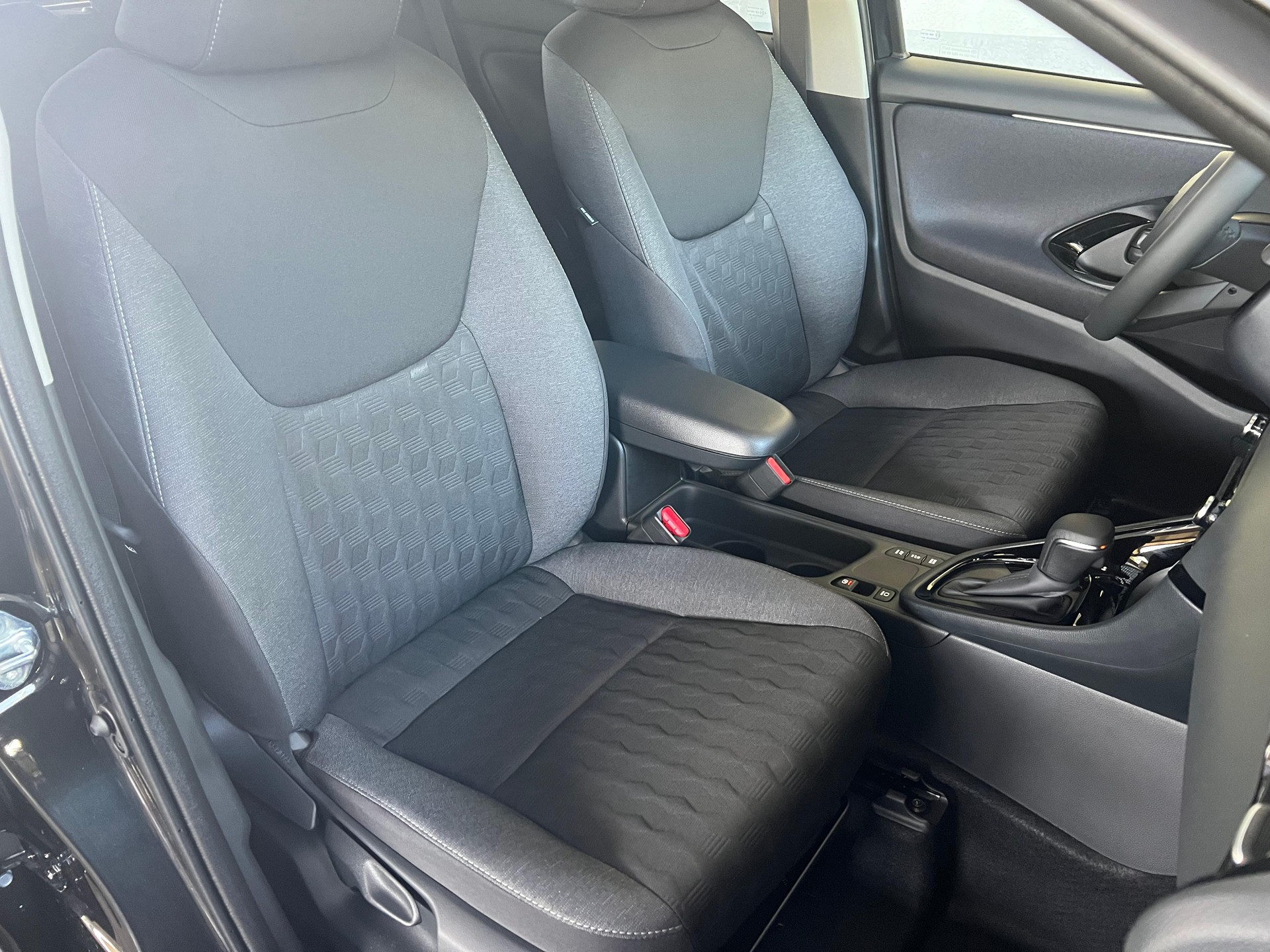 TOYOTA Yaris 1.5 VVT-i HSD Trend-image-14