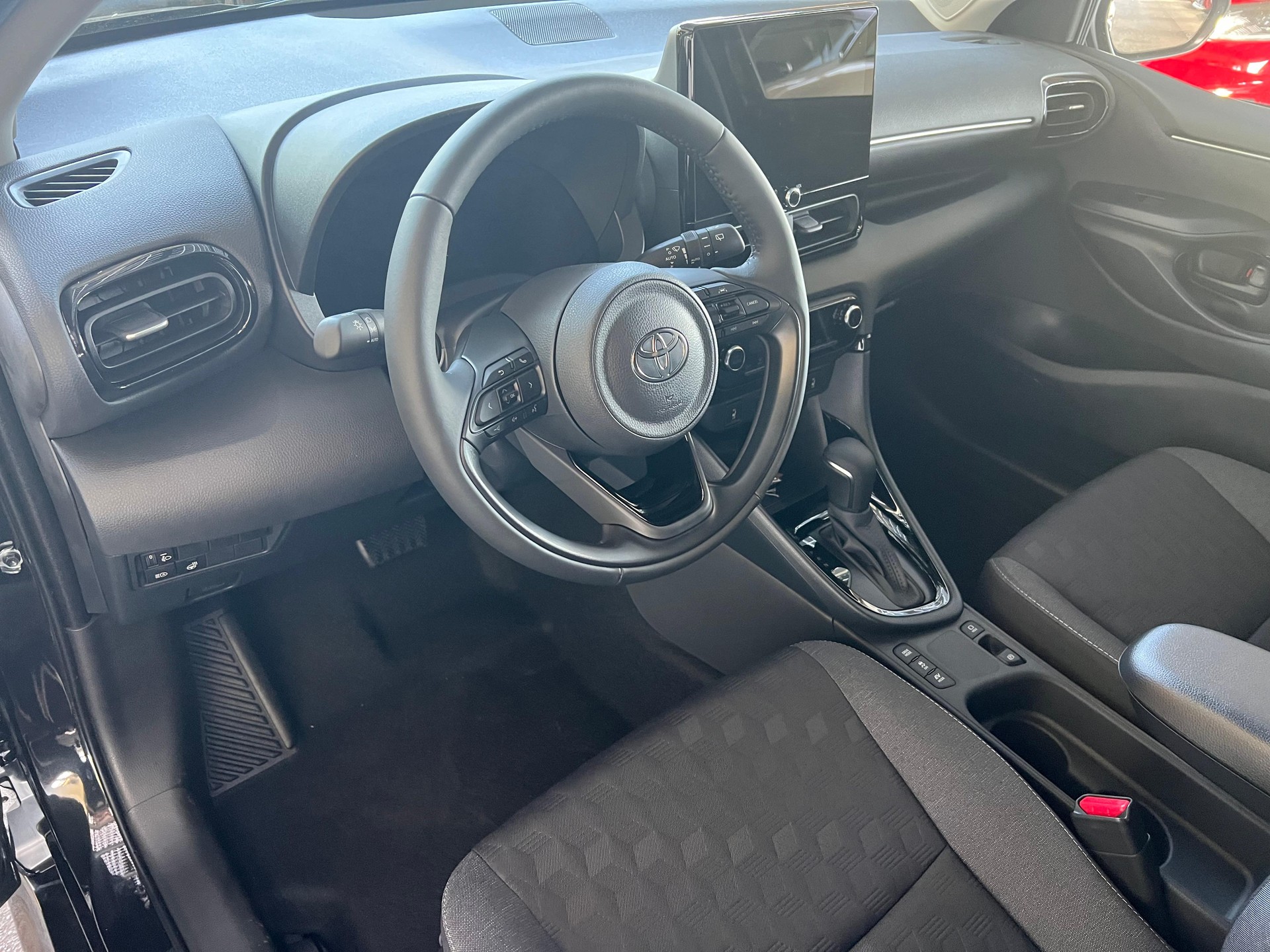 TOYOTA Yaris 1.5 VVT-i HSD Trend-image-6