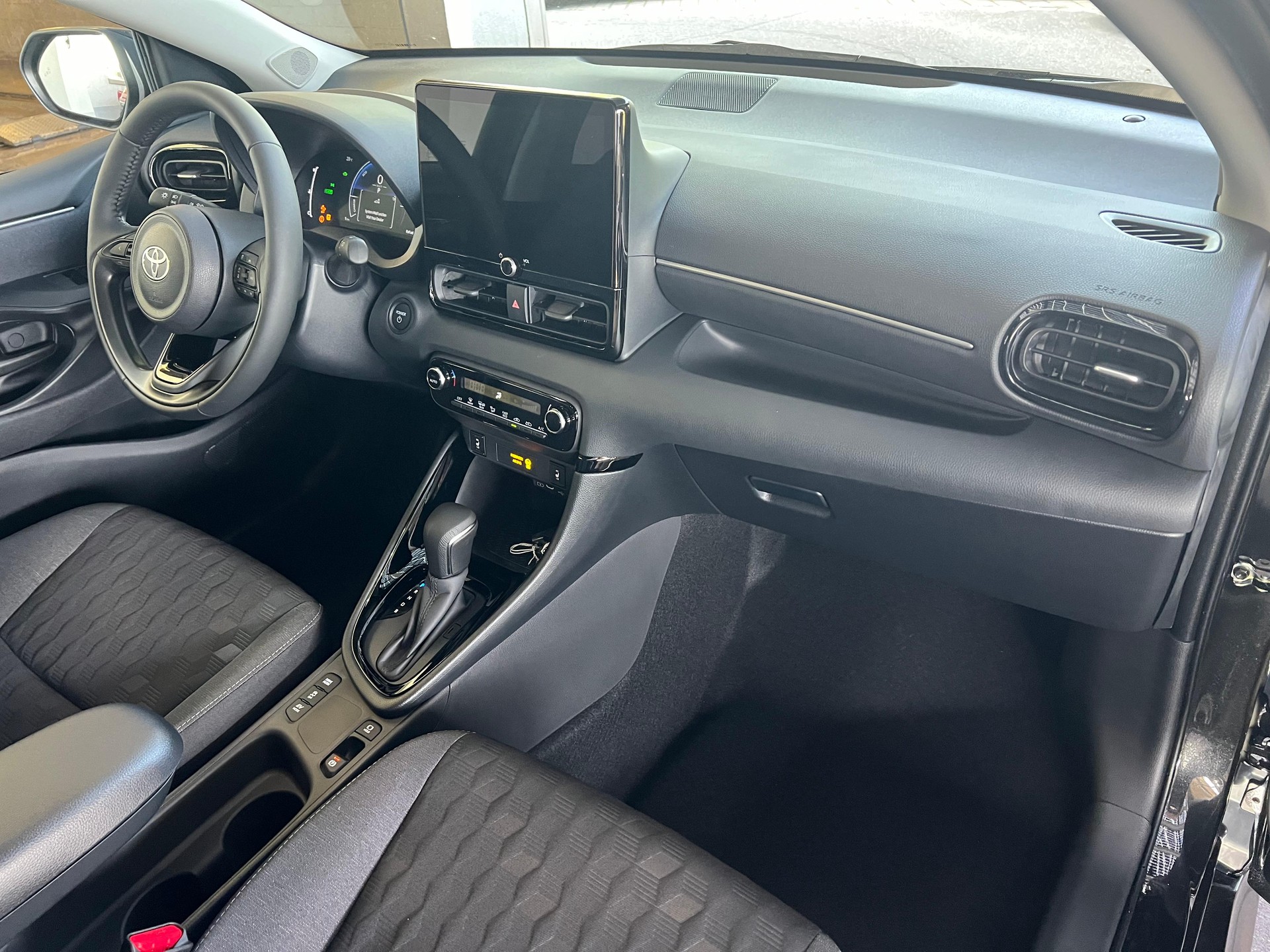 TOYOTA Yaris 1.5 VVT-i HSD Trend-image-13