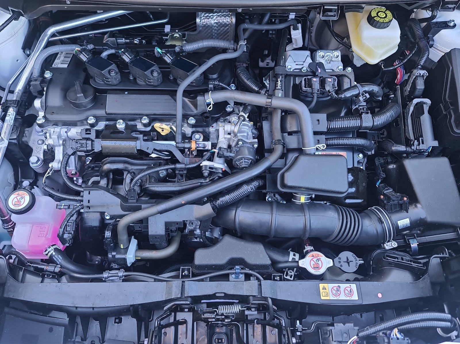 TOYOTA Yaris Cross 1.5 Comfort e-CVT-image-15