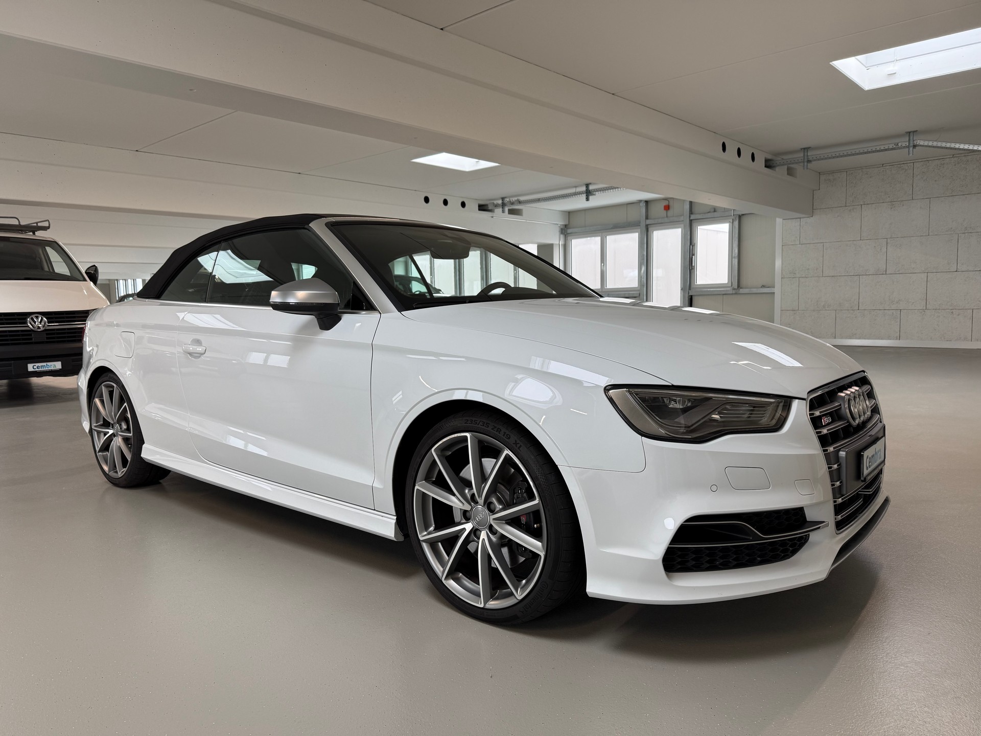 AUDI S3 Cabrio 2.0 TFSI quattro S-tronic-image-4