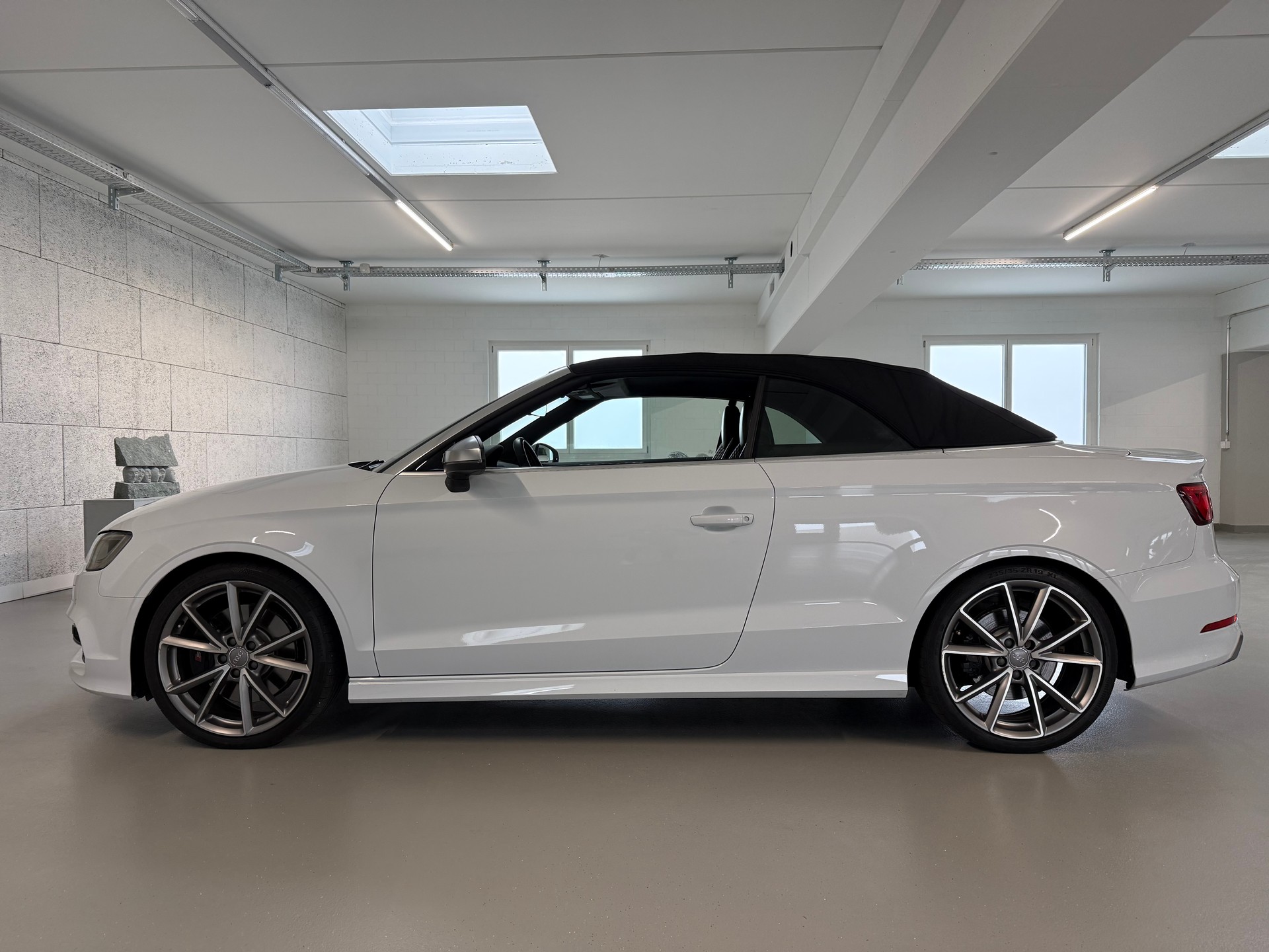 AUDI S3 Cabrio 2.0 TFSI quattro S-tronic-image-1