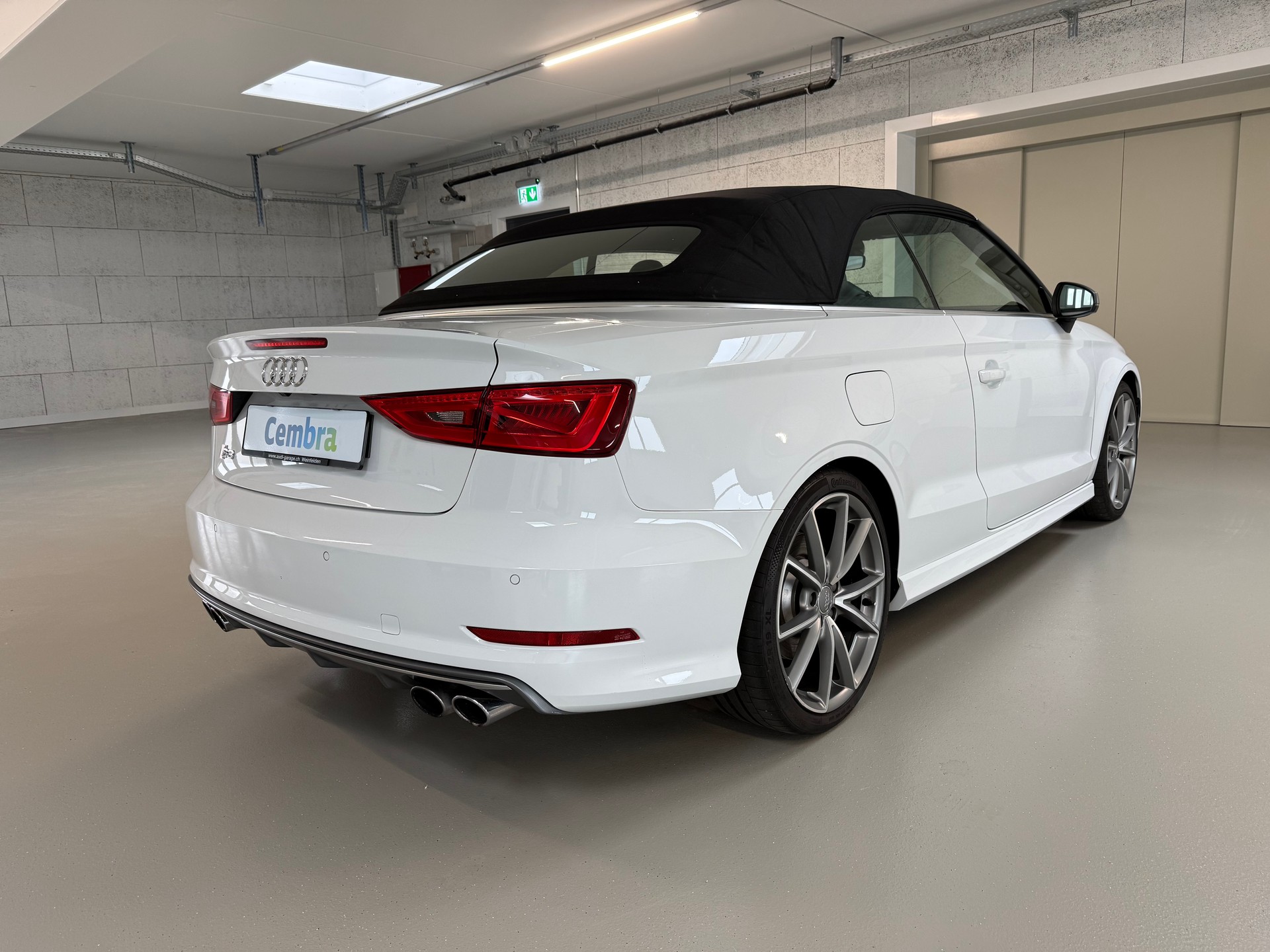 AUDI S3 Cabrio 2.0 TFSI quattro S-tronic-image-3