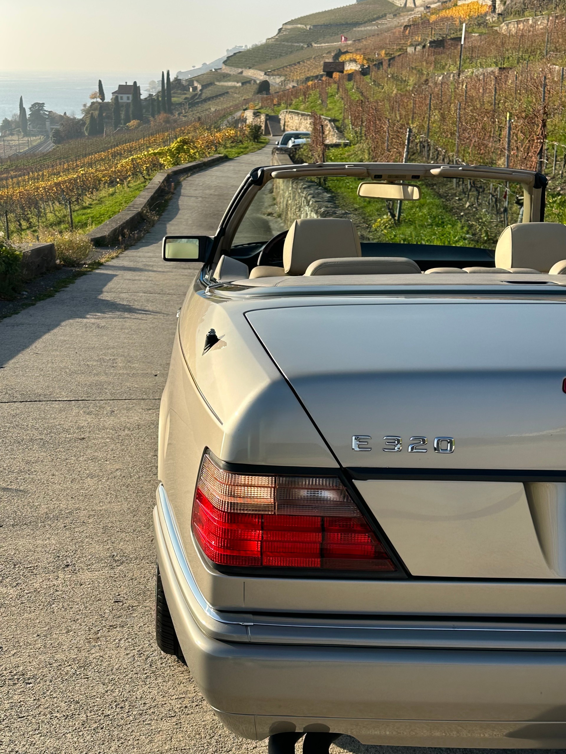 MERCEDES-BENZ E 320 Cabrio-image-10
