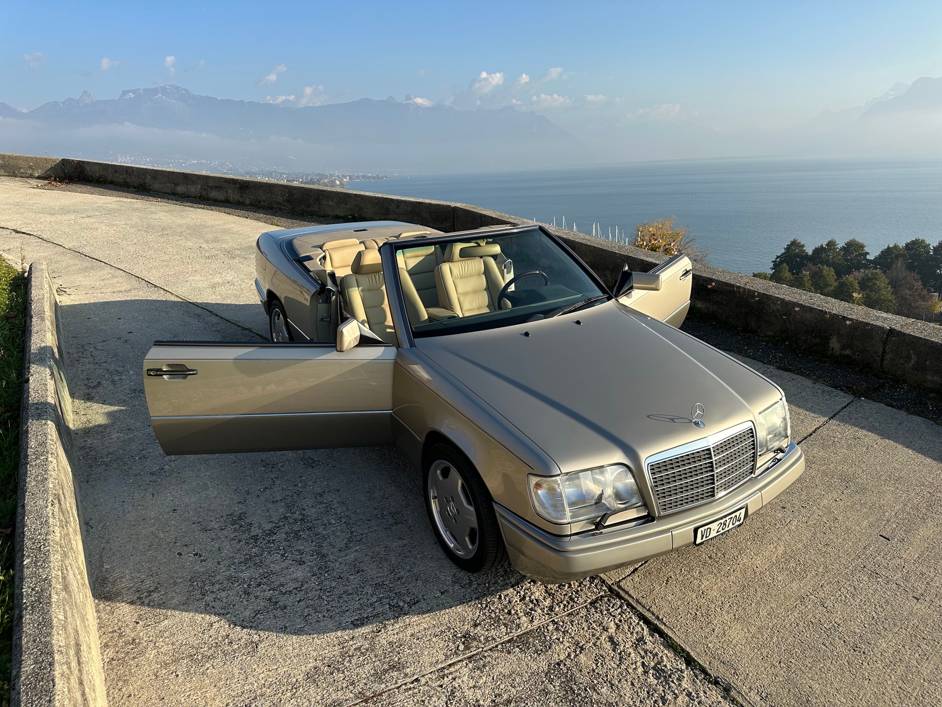 MERCEDES-BENZ E 320 Cabrio-image-5