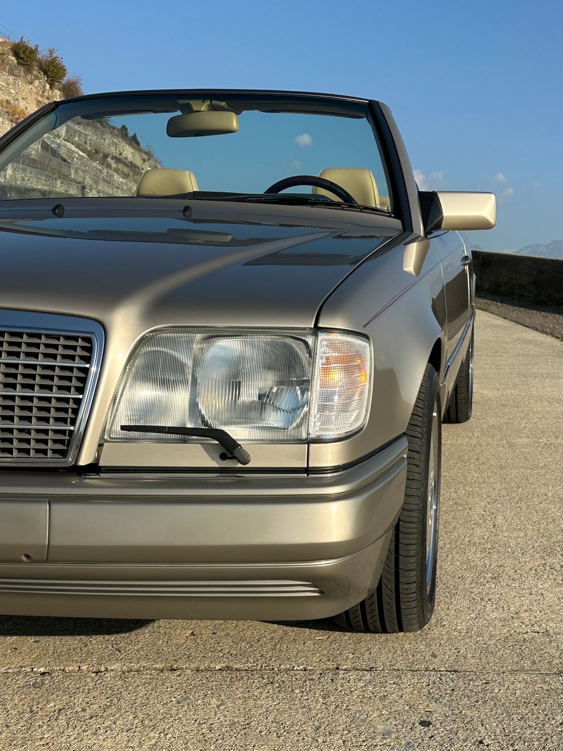 MERCEDES-BENZ E 320 Cabrio-image-9