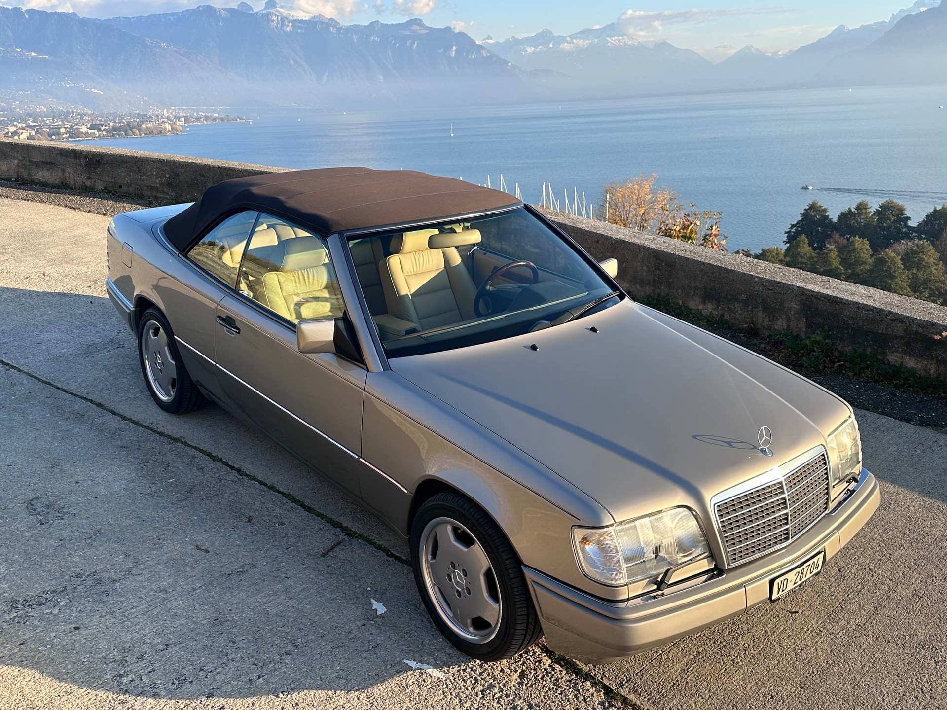 MERCEDES-BENZ E 320 Cabrio-image-1