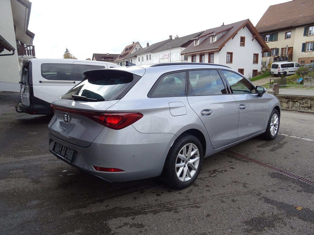 SEAT Leon ST 2.0 TDI Style DSG-showroom-element-2