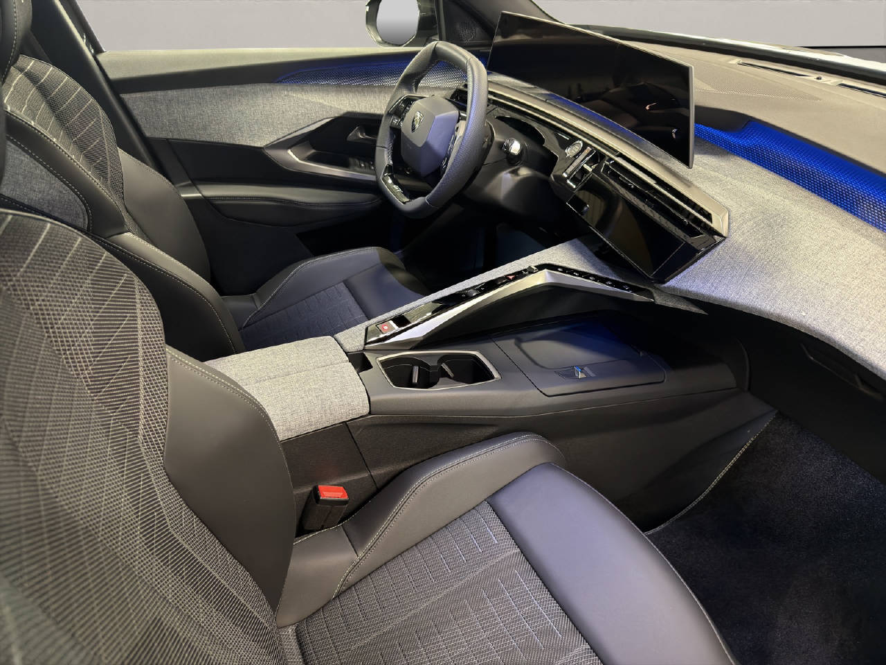 PEUGEOT 3008 1.2 Hybrid GT-image-7