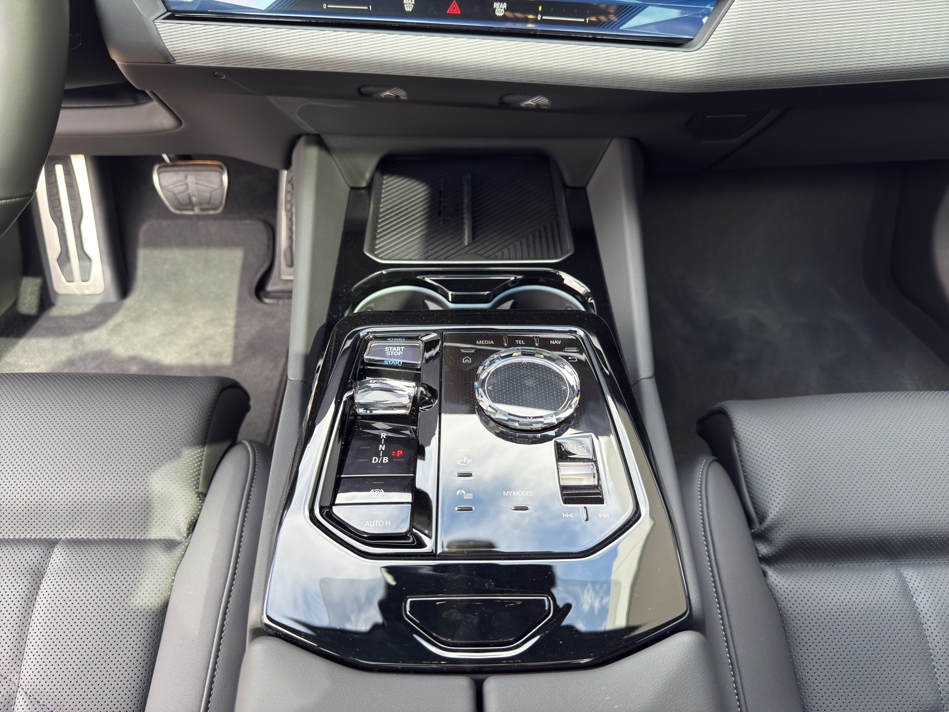 BMW i5 M60 xDrive M Sport Pro-image-13