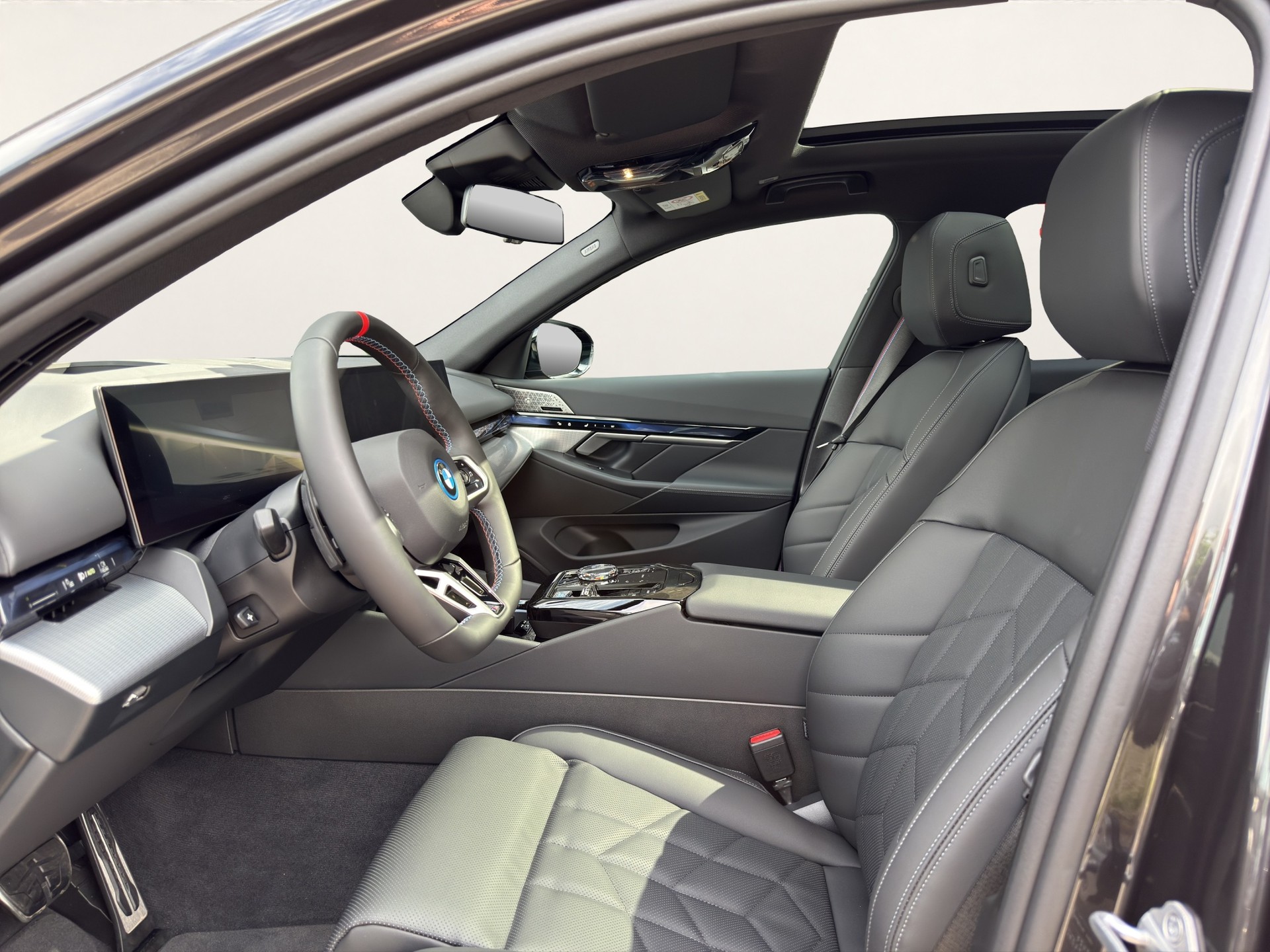 BMW i5 M60 xDrive M Sport Pro-image-9