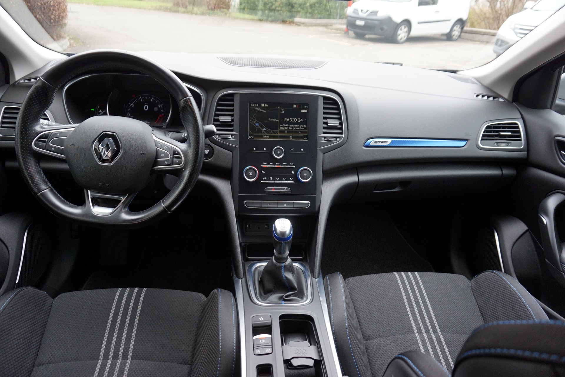 RENAULT Mégane Grandtour 1.3 16V Turbo GT Line-image-7