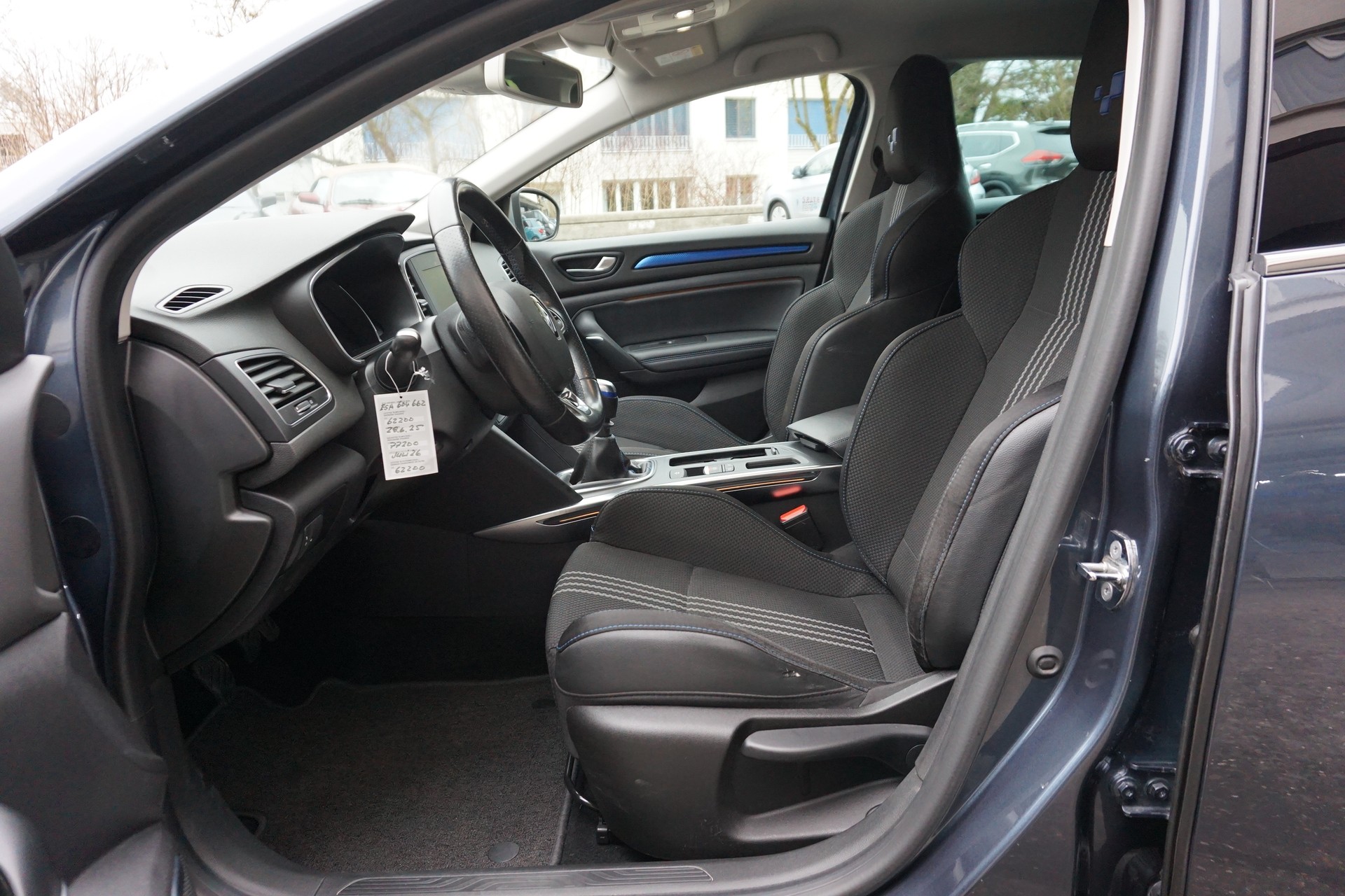 RENAULT Mégane Grandtour 1.3 16V Turbo GT Line-image-8