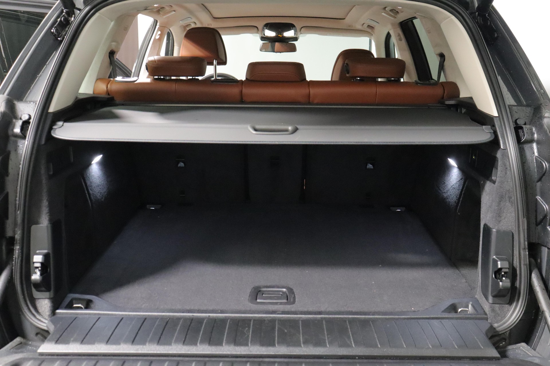 BMW X5 M60i xDrive-image-13