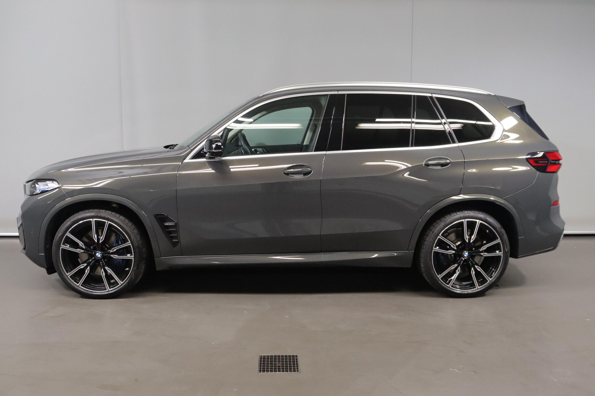 BMW X5 M60i xDrive-image-4