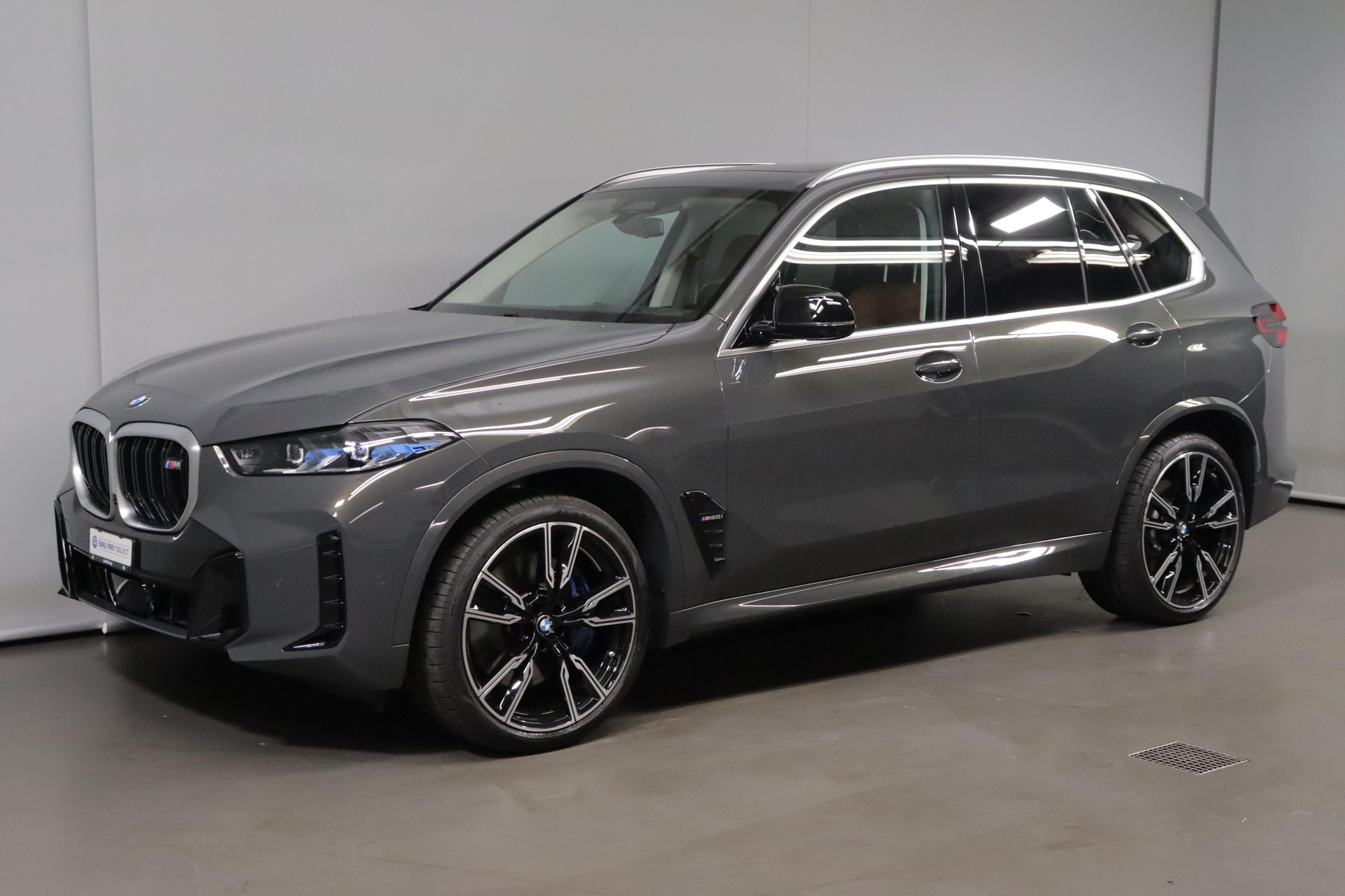 BMW X5 M60i xDrive-showroom-element-1