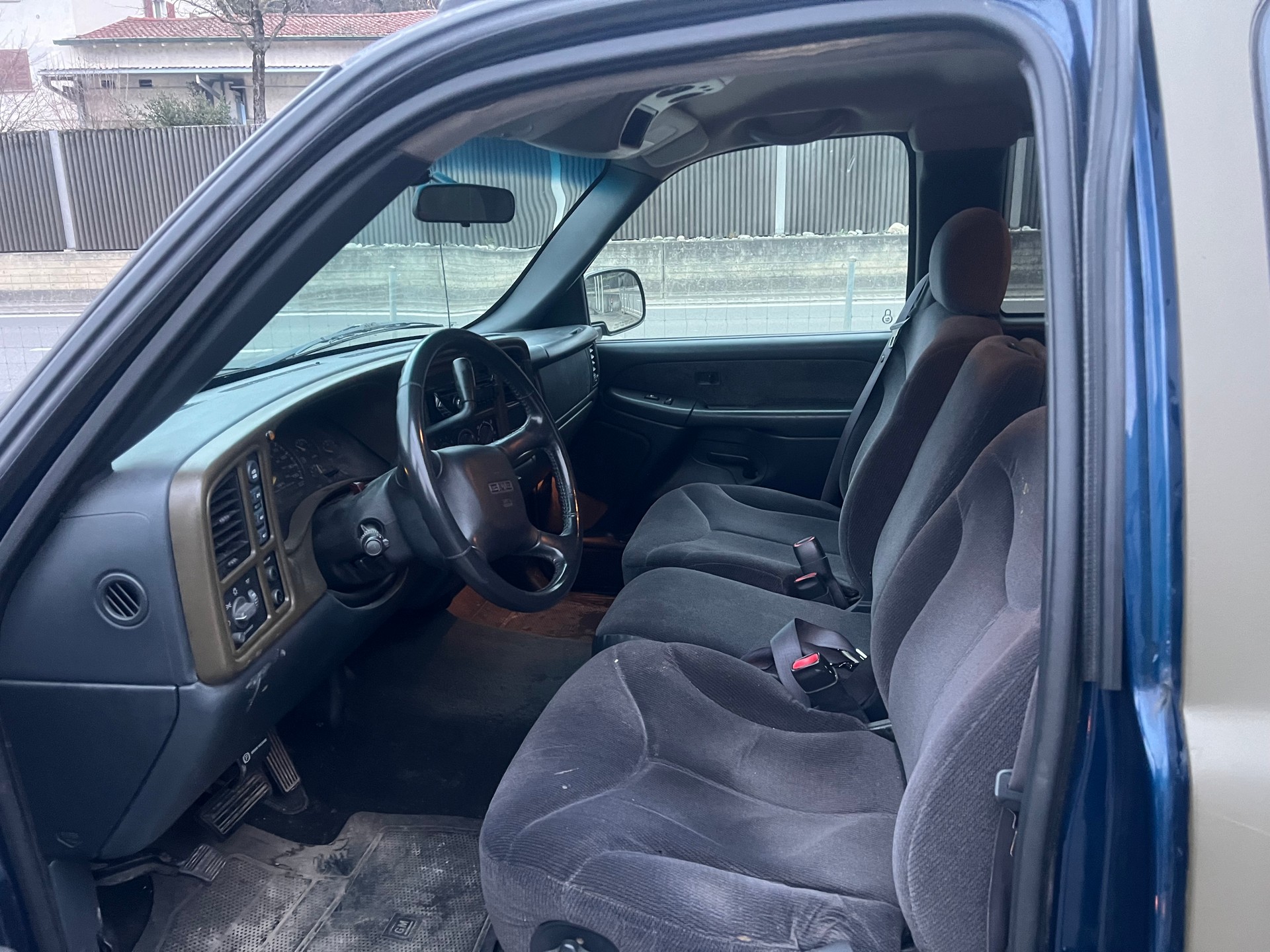 GMC Sierra-image-8
