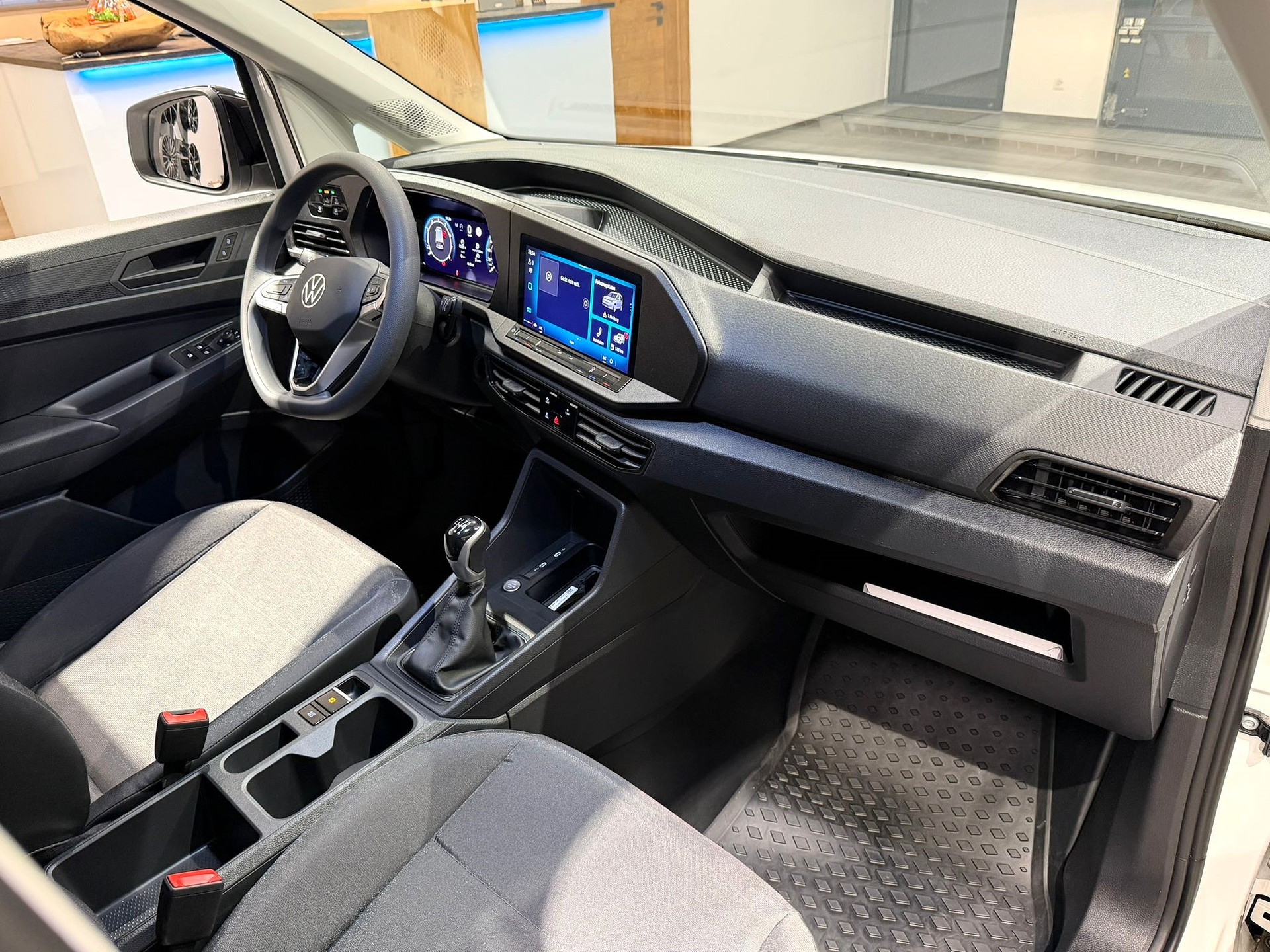 VW Caddy Cargo 1.5 TSI-image-12