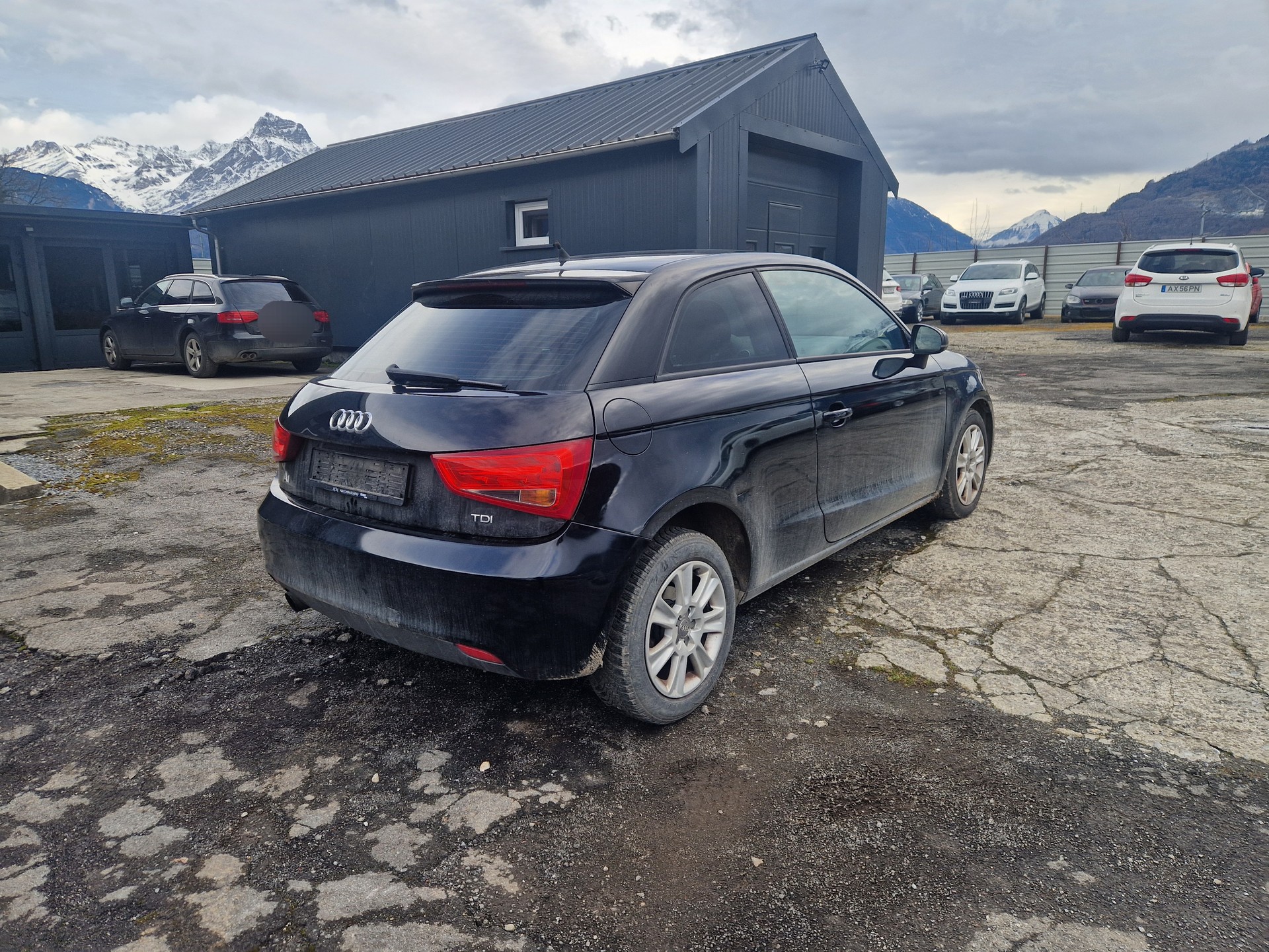 AUDI A1 1.6 TDI Attraction-image-4