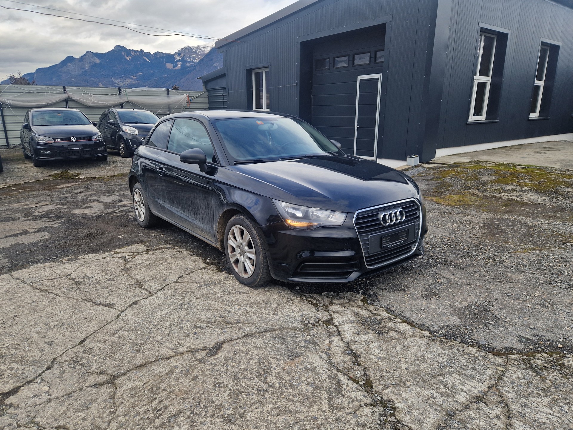 AUDI A1 1.6 TDI Attraction-image-1