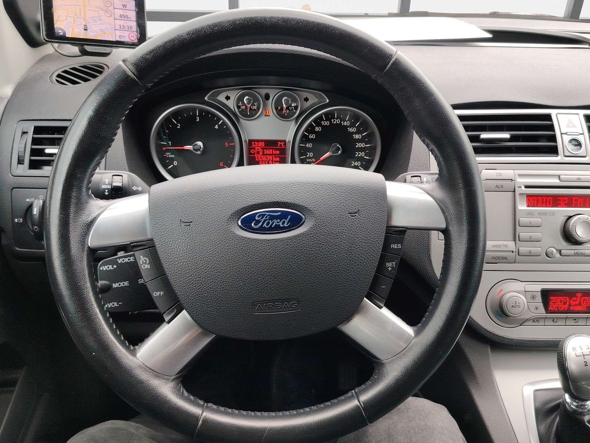 FORD Kuga 2.0 TDCi Carving 2WD-image-9