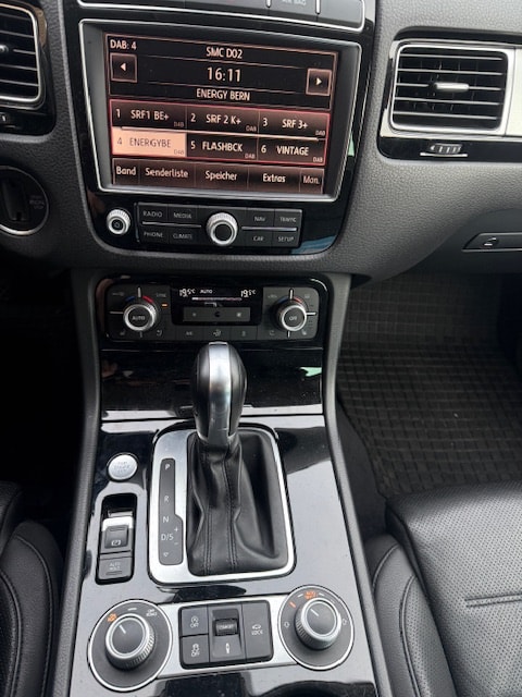 VW Touareg 3.0 TDI BlueMotion Technology Tiptronic-image-12