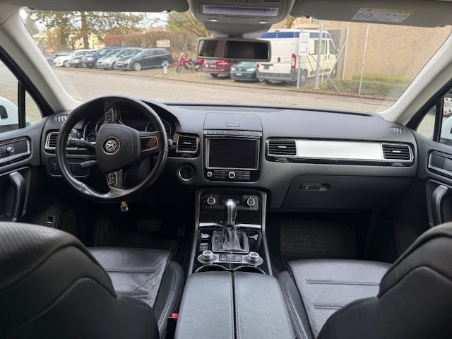 VW Touareg 3.0 TDI BlueMotion Technology Tiptronic-image-10