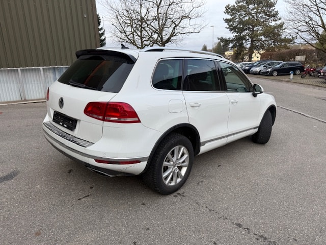 VW Touareg 3.0 TDI BlueMotion Technology Tiptronic-image-6
