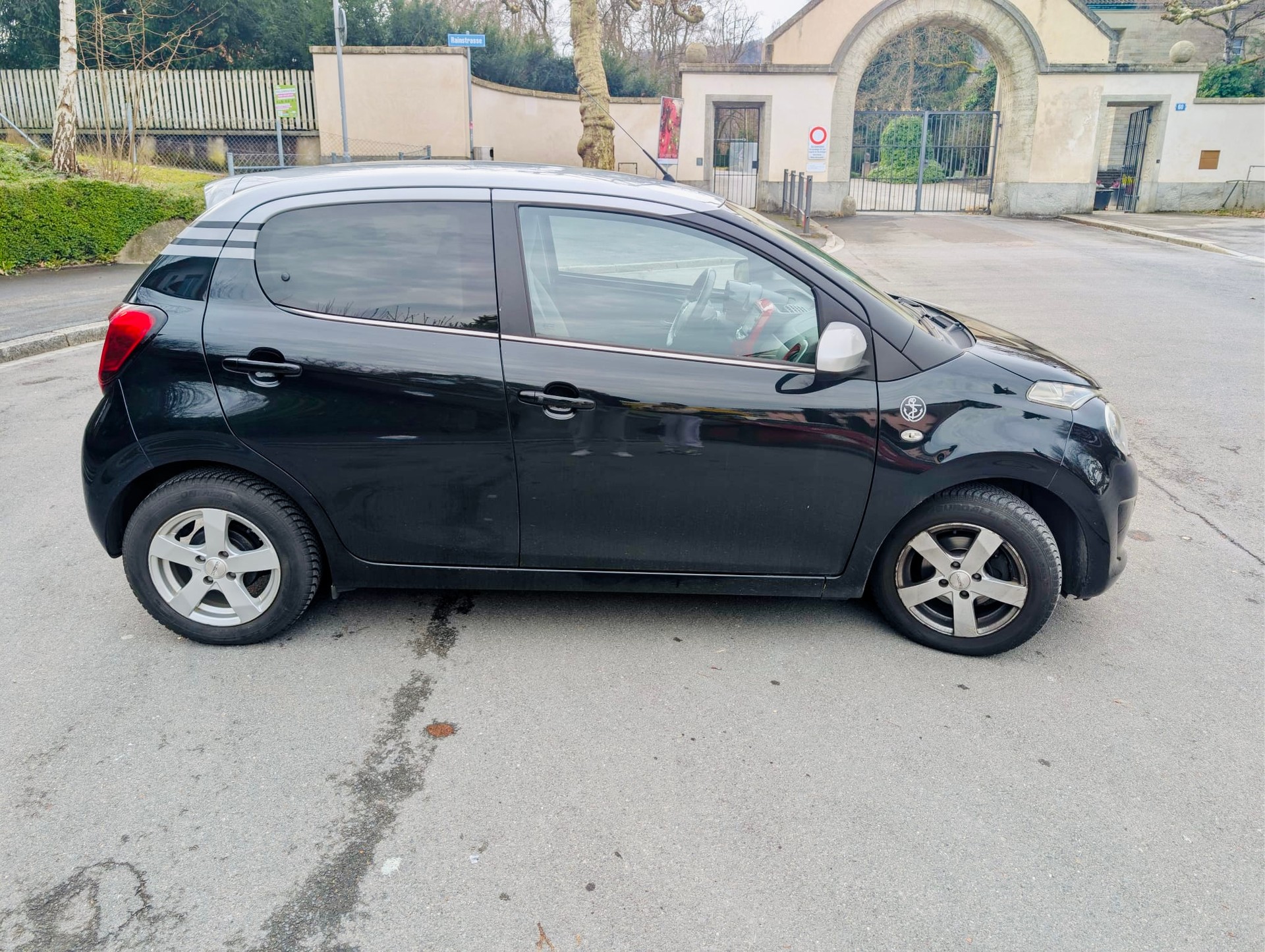 CITROEN C1 1.0 VTi ETG5 Shine-image-1