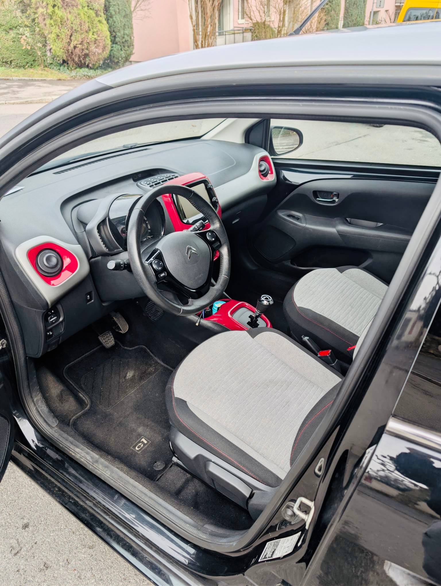 CITROEN C1 1.0 VTi ETG5 Shine-image-3