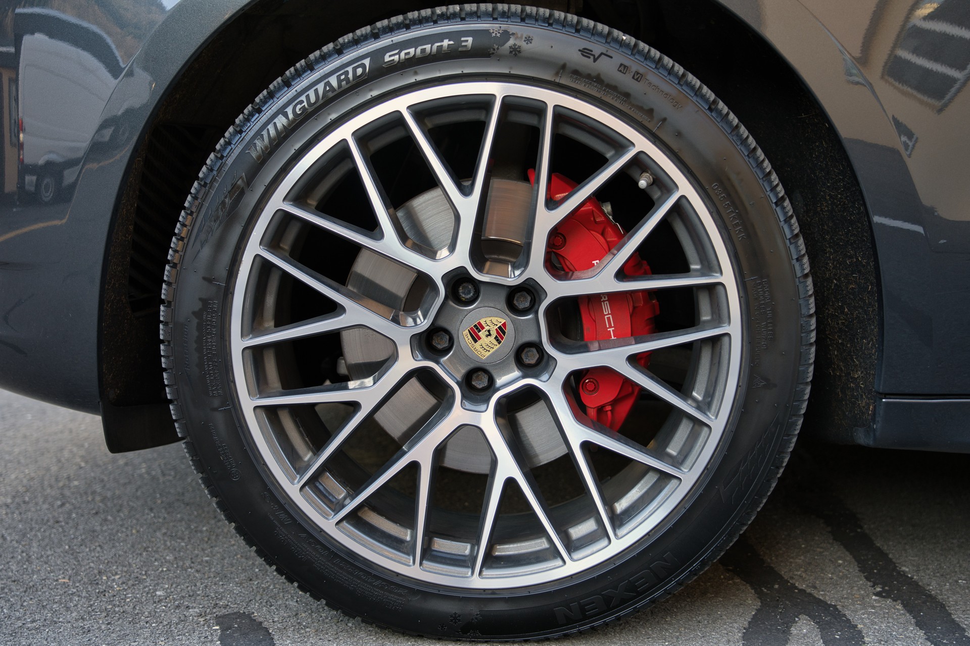 PORSCHE Macan GTS PDK-image-5