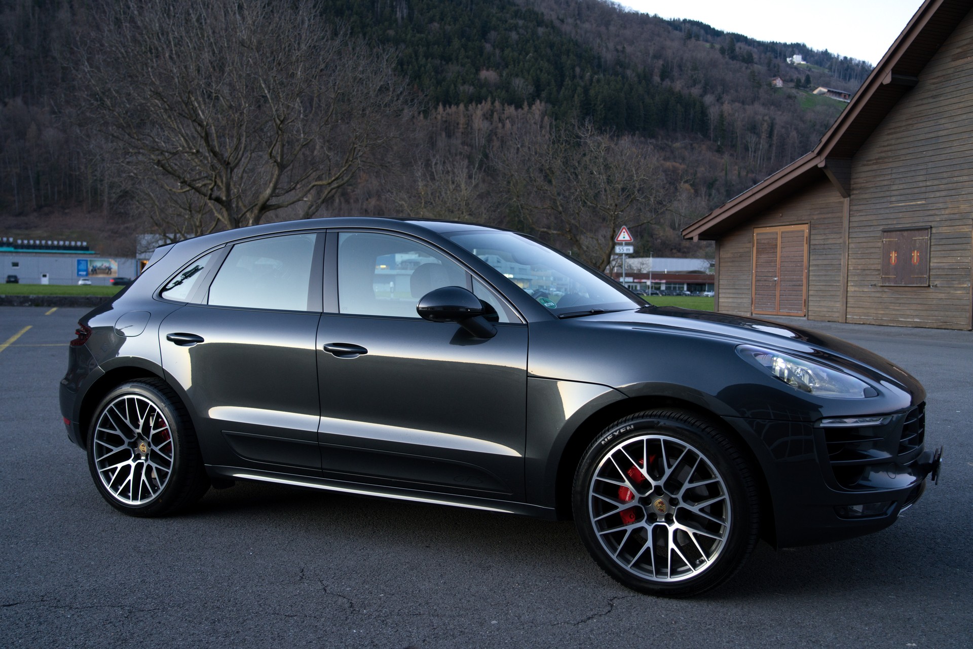 PORSCHE Macan GTS PDK-image-2
