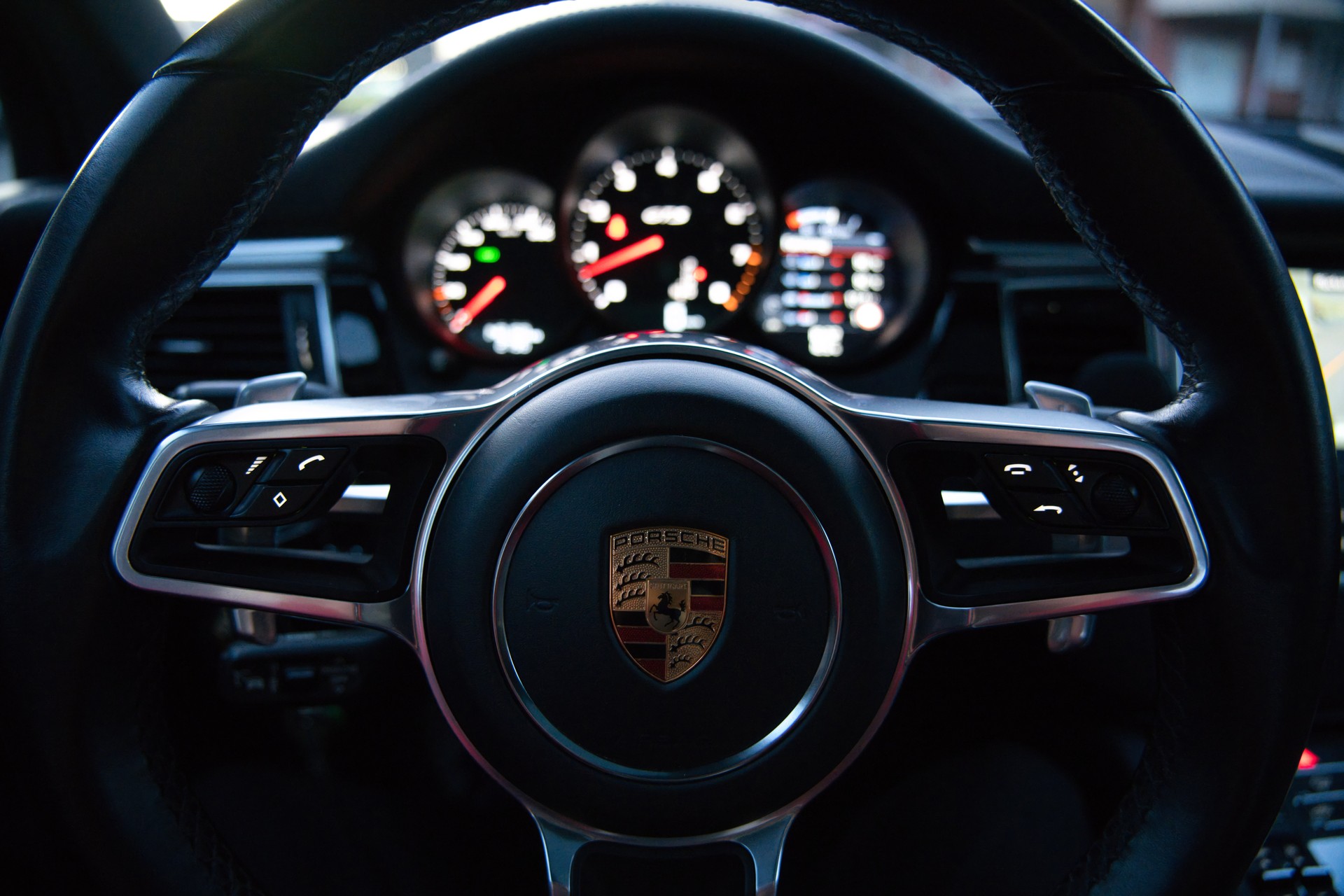 PORSCHE Macan GTS PDK-image-7