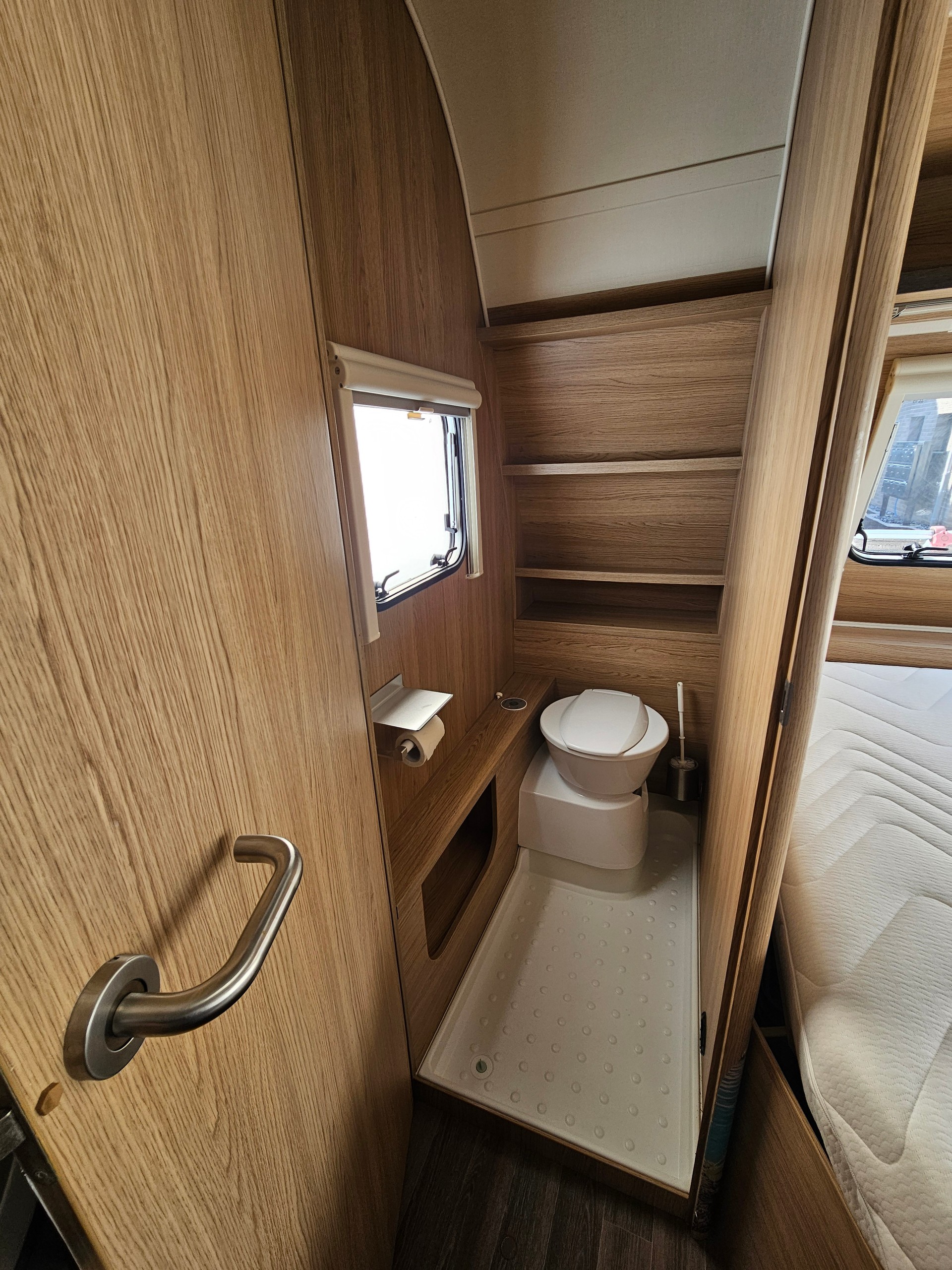 BÜRSTNER Averso Plus 510ts mit Hubbett, Mover!-image-10