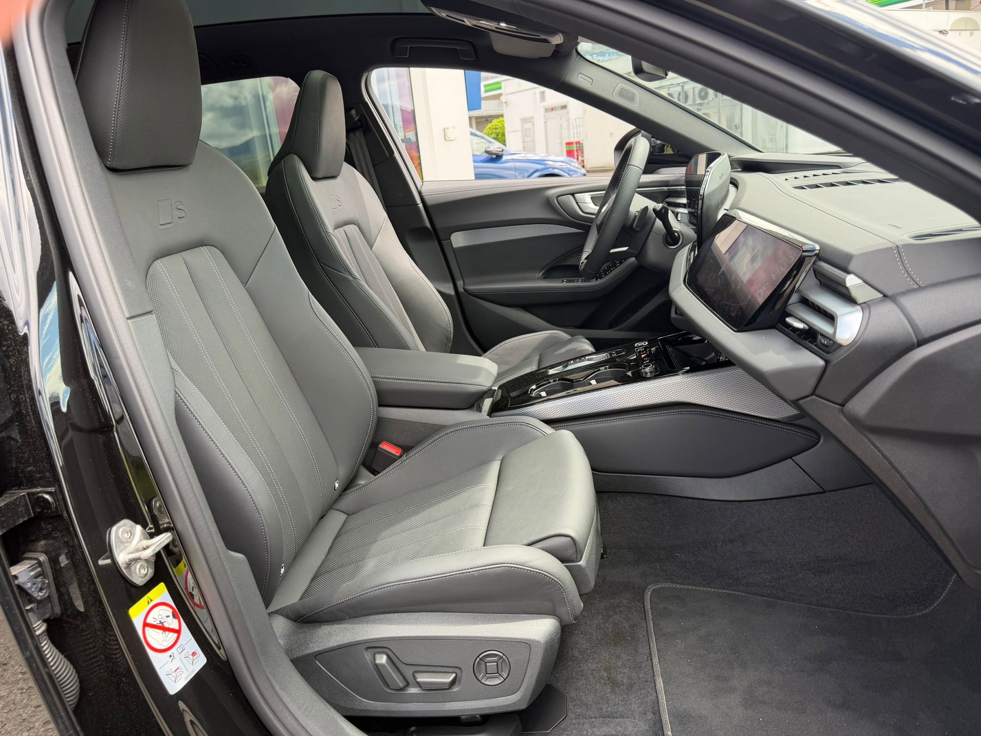 AUDI A5 Avant TFSI quattro 150 kW S tronic-image-10