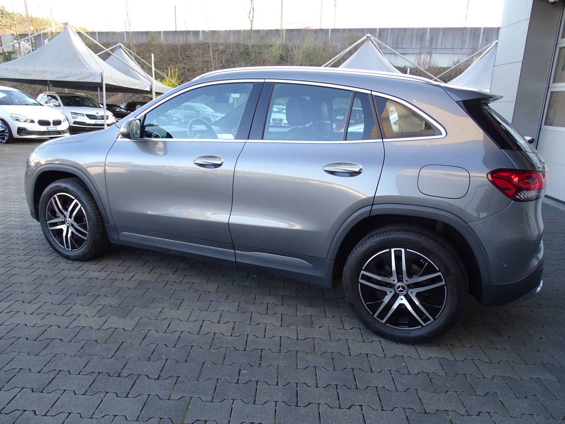 MERCEDES-BENZ GLA 200 Progressive 7G-DCT-image-12