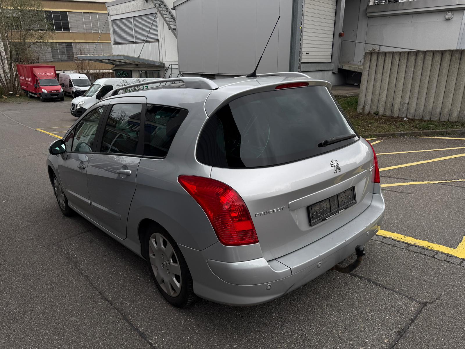 PEUGEOT 308 SW 1.6 16V Turbo Allure-image-5