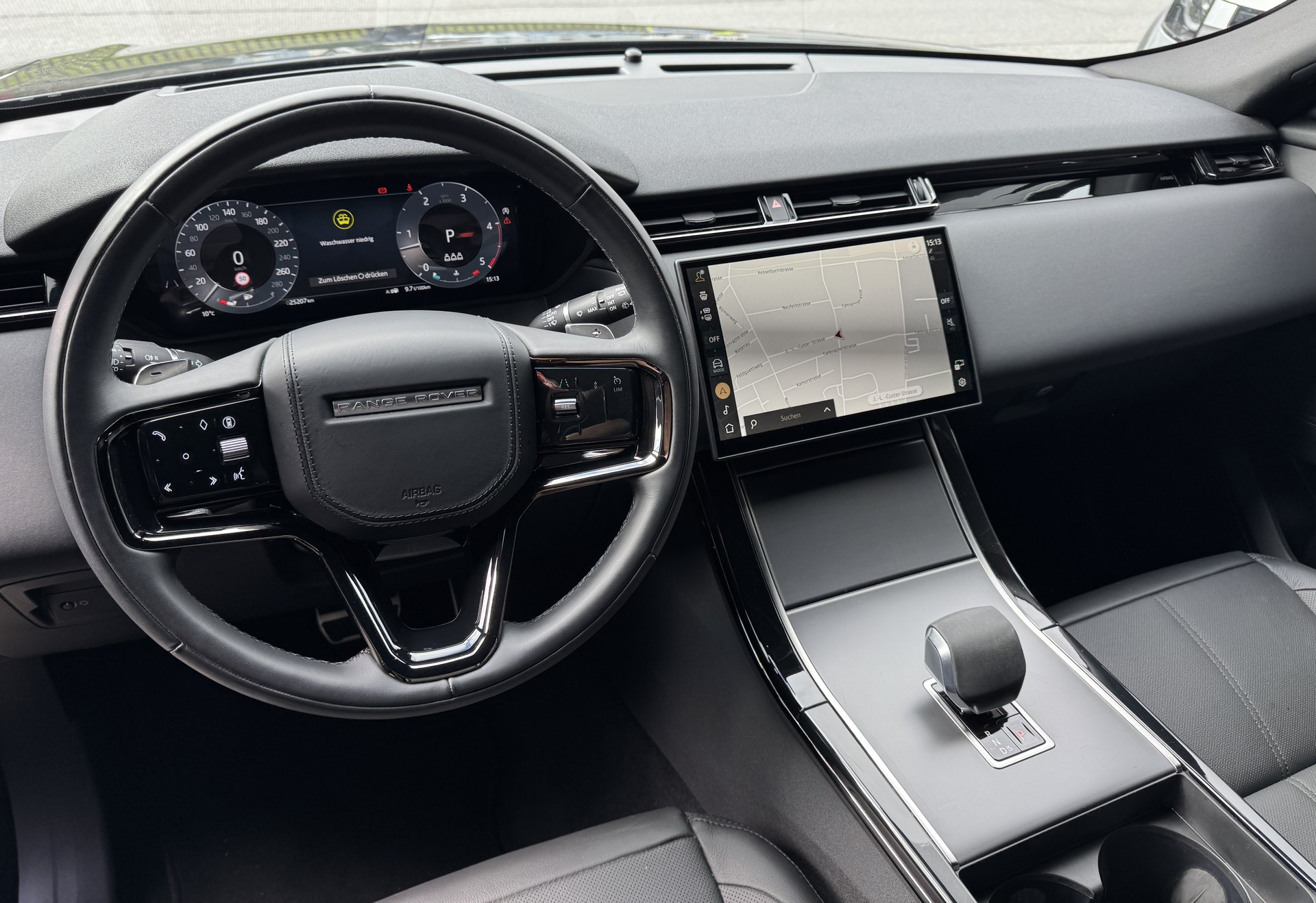 LAND ROVER Range Rover Velar Dynamic SE D 300 I6 MHEV Automatic-image-4