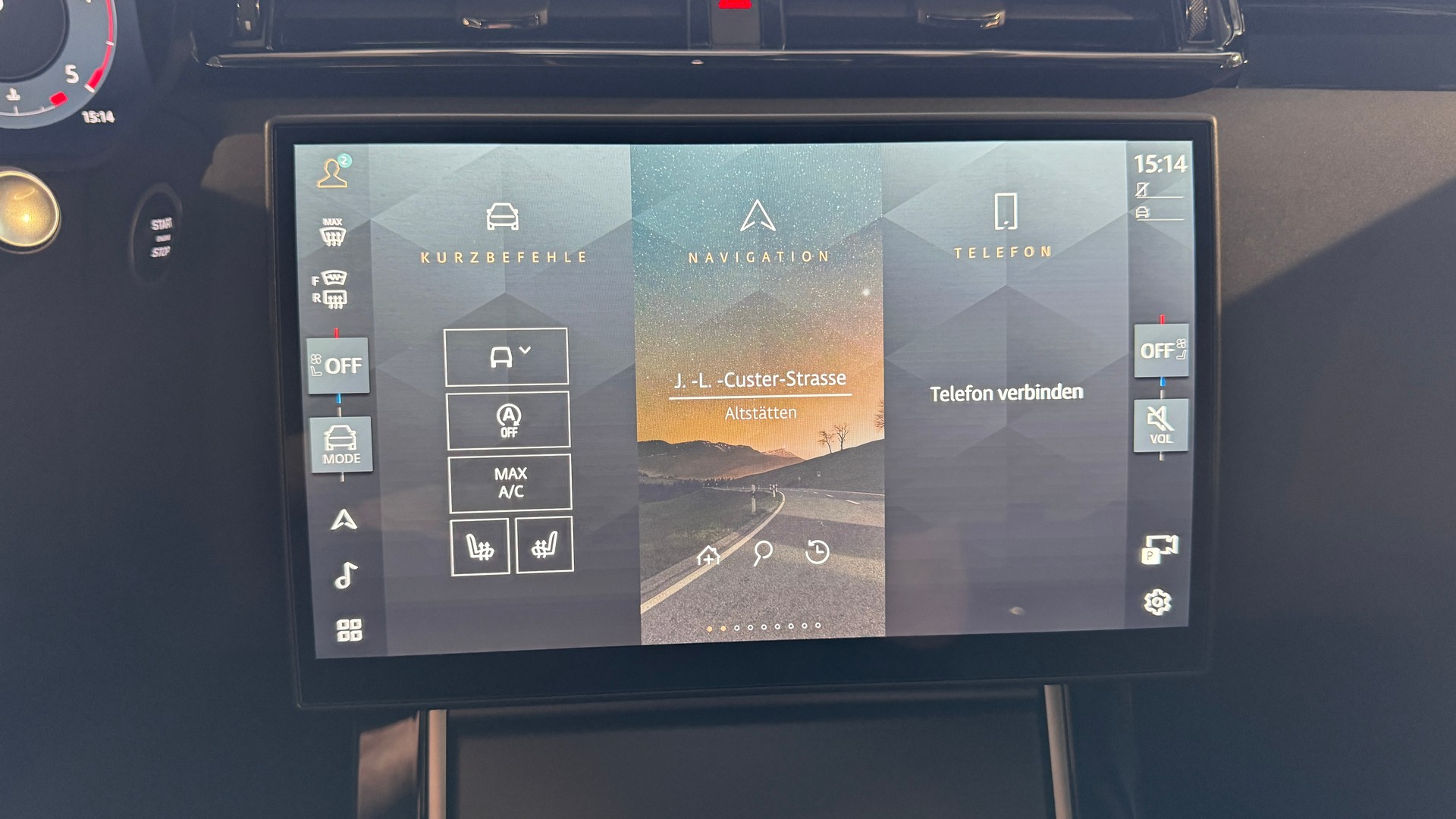 LAND ROVER Range Rover Velar Dynamic SE D 300 I6 MHEV Automatic-image-13