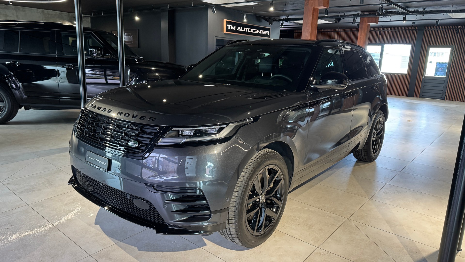 LAND ROVER Range Rover Velar Dynamic SE D 300 I6 MHEV Automatic-image-0