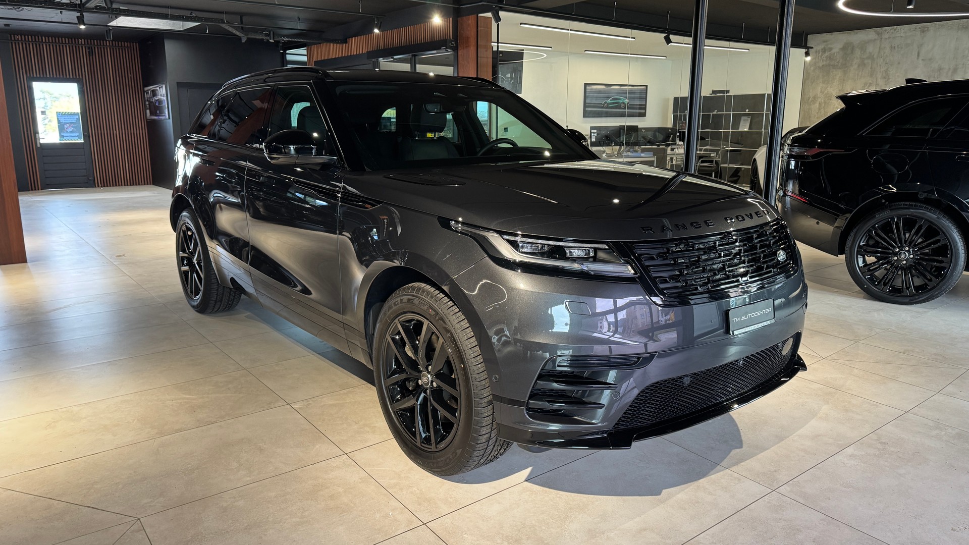 LAND ROVER Range Rover Velar Dynamic SE D 300 I6 MHEV Automatic-image-1