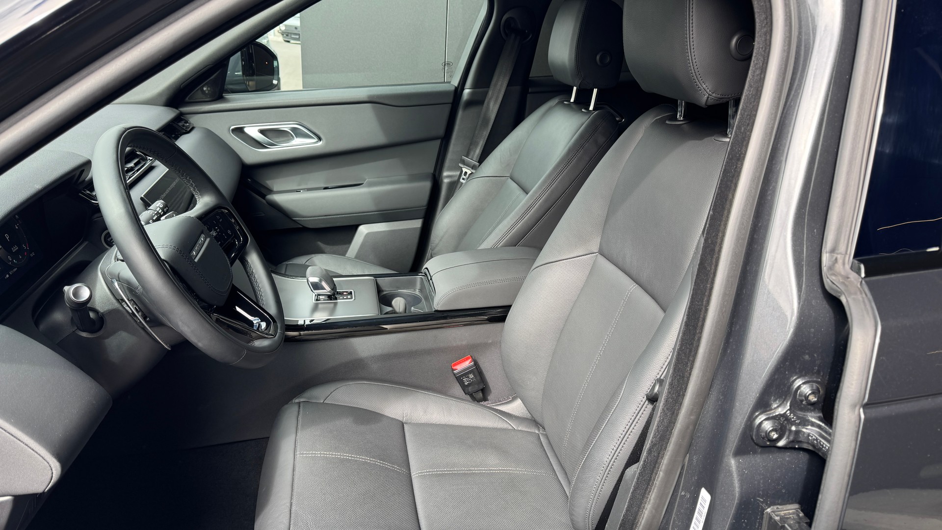 LAND ROVER Range Rover Velar Dynamic SE D 300 I6 MHEV Automatic-image-7