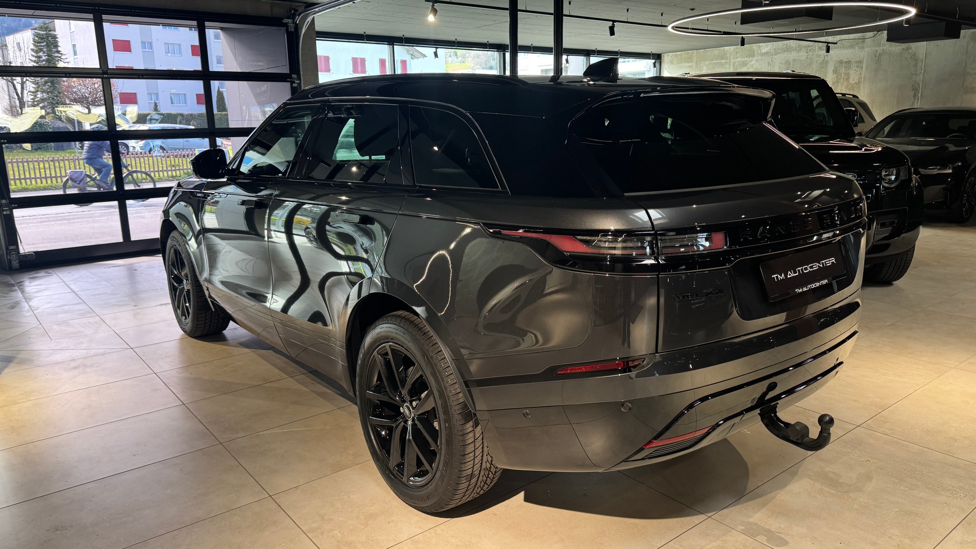 LAND ROVER Range Rover Velar Dynamic SE D 300 I6 MHEV Automatic-image-3