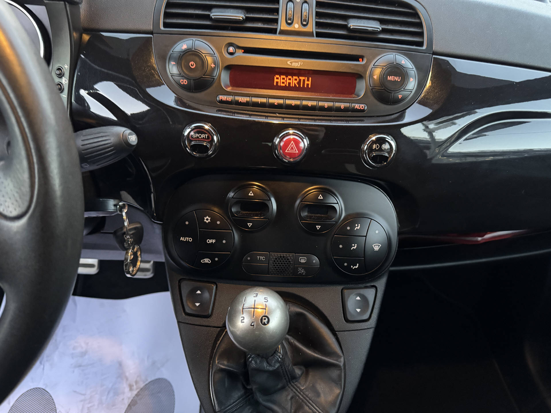 FIAT 500 Abarth 1.4 T-Jet 135-image-8