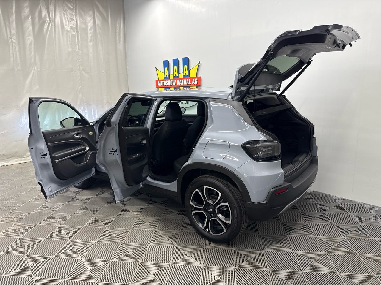 JEEP Avenger 1.2 Turbo MHEV Summit Sky-image-14