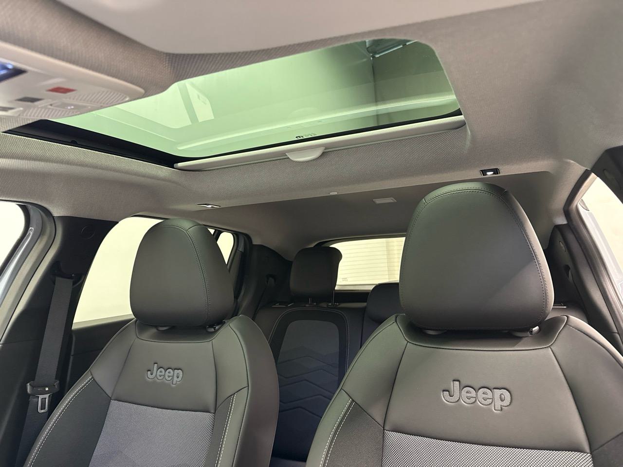 JEEP Avenger 1.2 Turbo MHEV Summit Sky-image-6