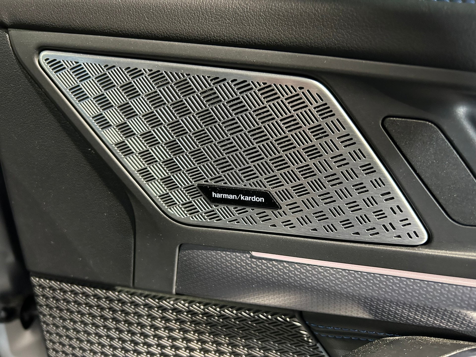 BMW X1 xDrive M35i-image-28